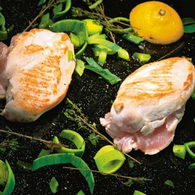 Жареная курица со спагетти из цукини