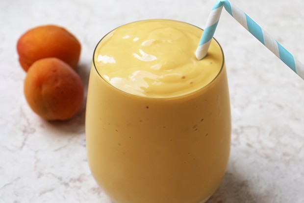 Абрикосово-банановый смузи