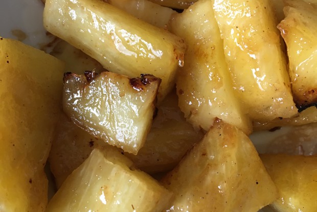 Ананасы в кардамоновой глазури