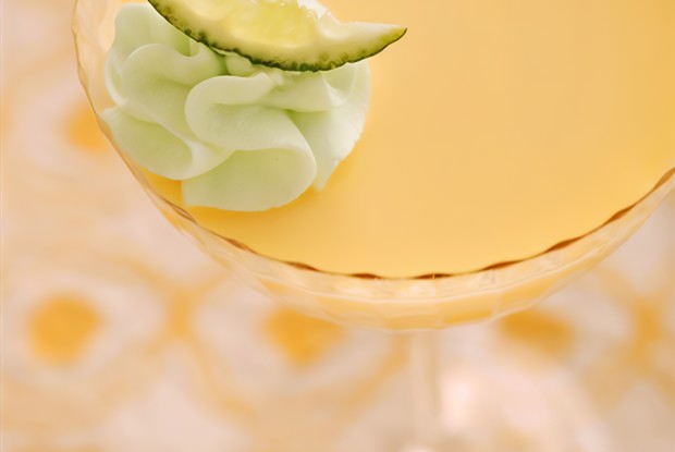 Апельсиновый поссет с лаймовыми взбитыми сливками