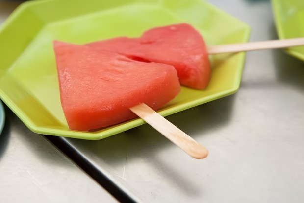 Арбузные ломтики с текилой