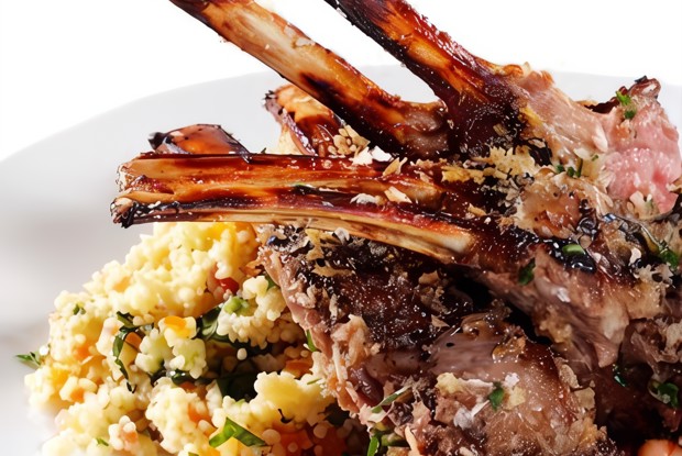 Ароматная баранина с табуле из граната, феты и мяты