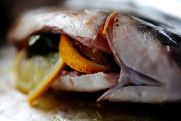 Ароматная дорада с розмарином