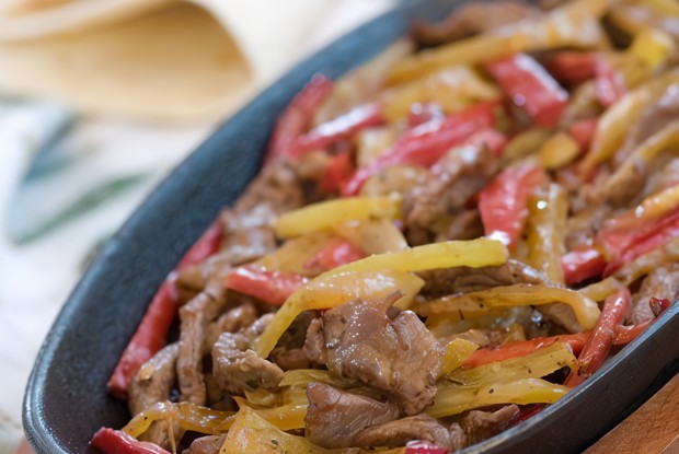 Ароматная жареная говядина с кумином и чили