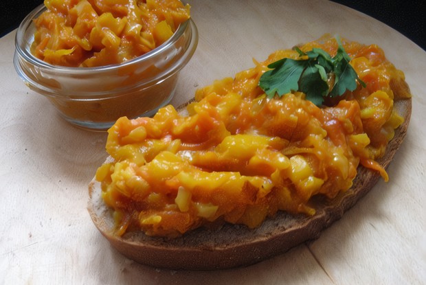 Ароматный манговый соус в индийском стиле