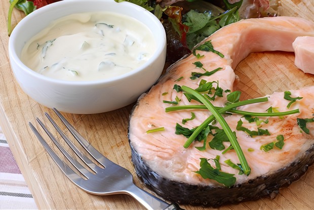 Атлантический лосось с укропным майонезом