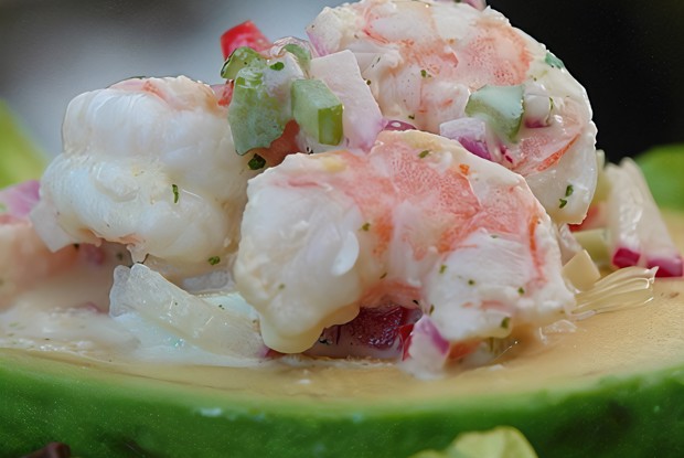 Авокадо фаршированные морепродуктами