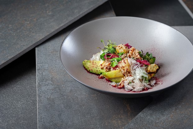 Авокадо гриль с киноа и помело