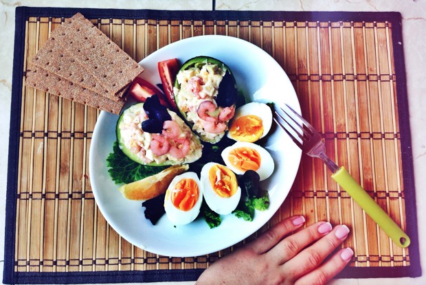 Авокадо с креветками