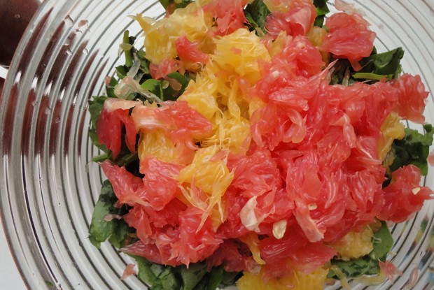 Азиатский салат со шпинатом и апельсином