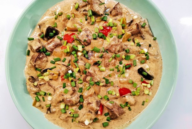 Азу с телячьей печенью в сливках