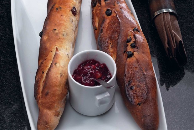 Багет с изюмом