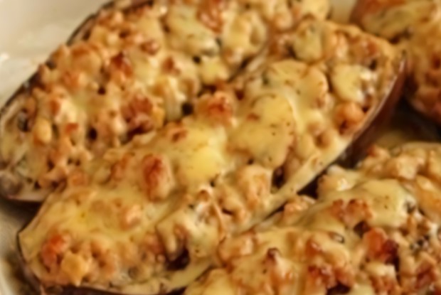 Баклажаны фаршированные грибами и фаршем