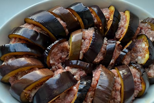 Баклажаны фаршированные мясом, по-турецки