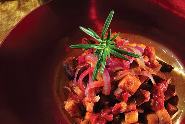 Баклажаны с луком в критском соусе