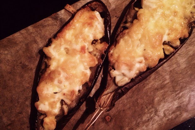 Баклажаны, запеченные под сырно-майонезной корочкой