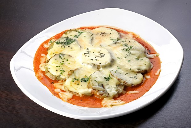 Баклажаны, запеченные с помидорами