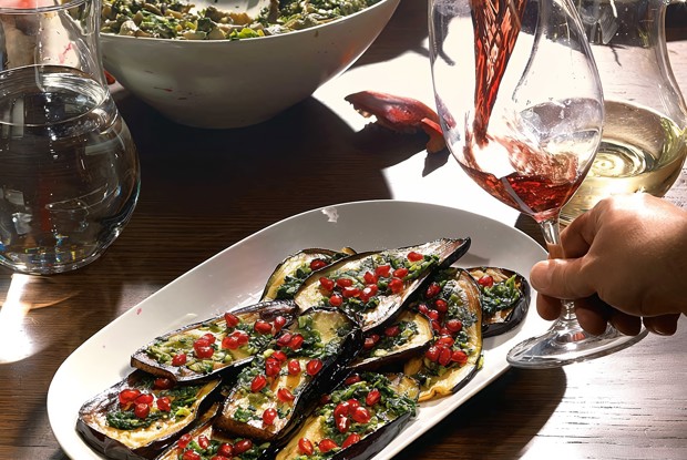 Баклажаны жареные с гранатом и зеленью