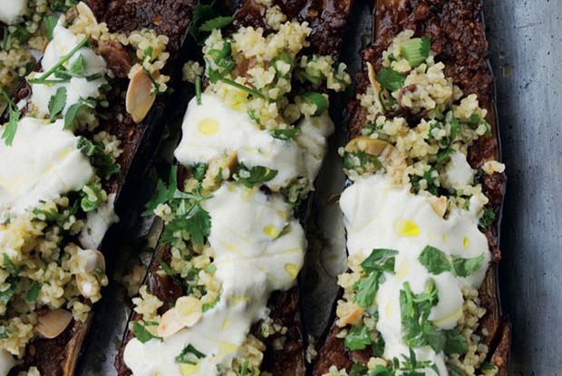 Баклажаны с чермулой, булгуром и йогуртом