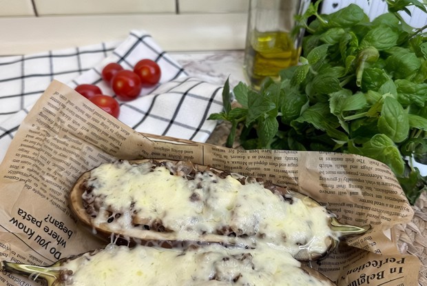 Баклажаны с фаршем и сыром