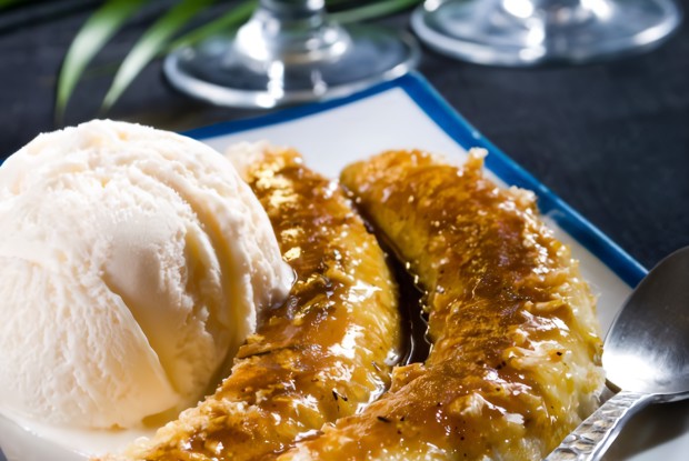 Бананы с ромовым силабабом