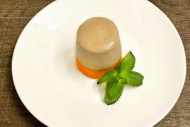 Банановая панна-котта с морковно-апельсиновым желе
