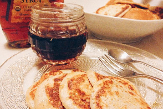 Банановые мини-блинчики с корицей (без яиц)