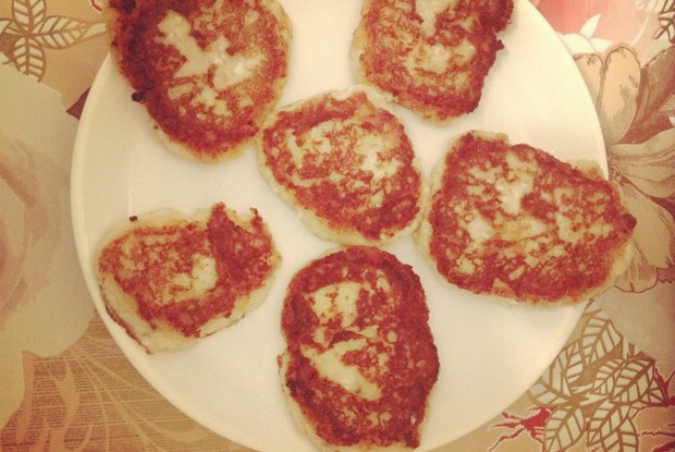 Банановые сырники с начинкой из вареной сгущенки