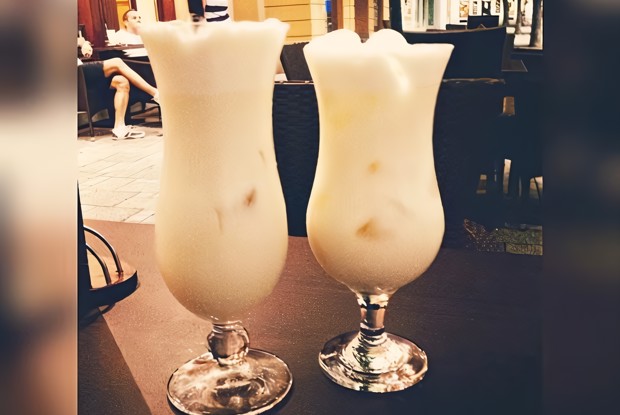 Бананово молочный коктейль