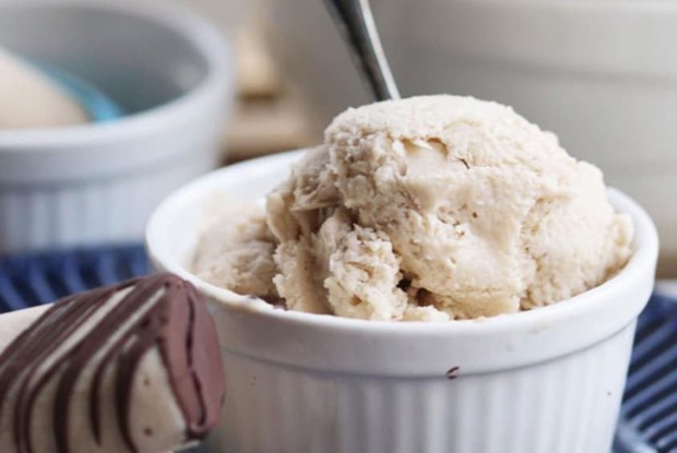 Банановый десерт с ликером