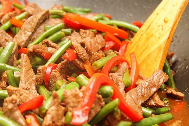 Баранина с перцами и фасолью