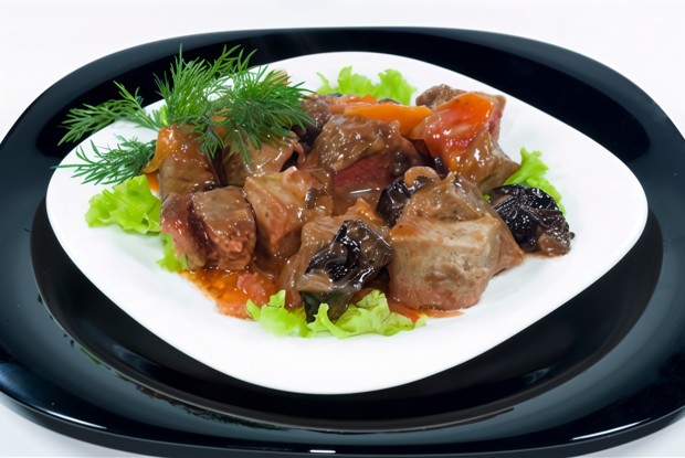 Баранина со сливами