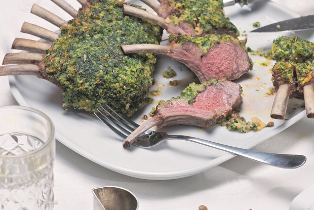 Баранина в панцире из петрушки с зеленым картофелем