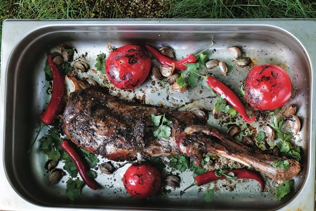 Баранья нога с 40 зубчиками чеснока