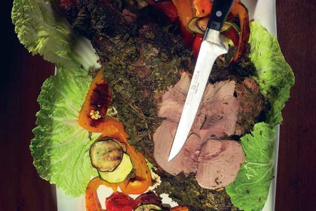 Баранья нога в мятной панировке