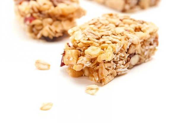 Батончики из геркулеса с ягодами и вишней