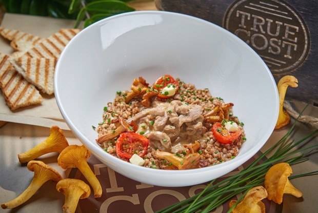 Бефстроганов с гречкой и лисичками