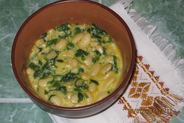 Белая фасоль и шпинат с шафраном