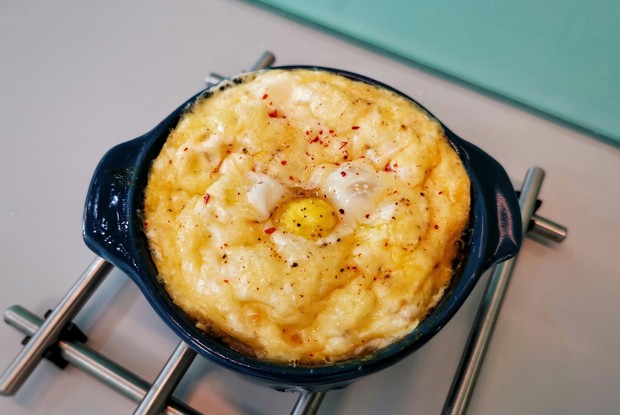 Белковая яичница с сыром в духовке