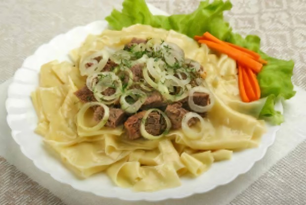 Бешбармак на мясном бульоне