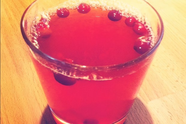 Безалкогольный пунш из клюквы