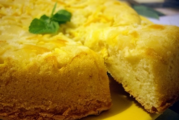 Бисквит с айвой