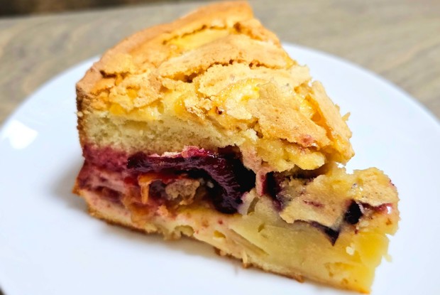 Шарлотка пышная в духовке