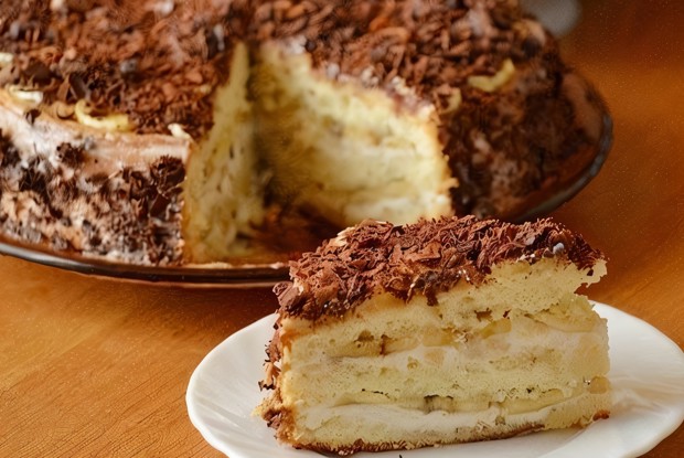 Бисквитный торт с творогом и бананами