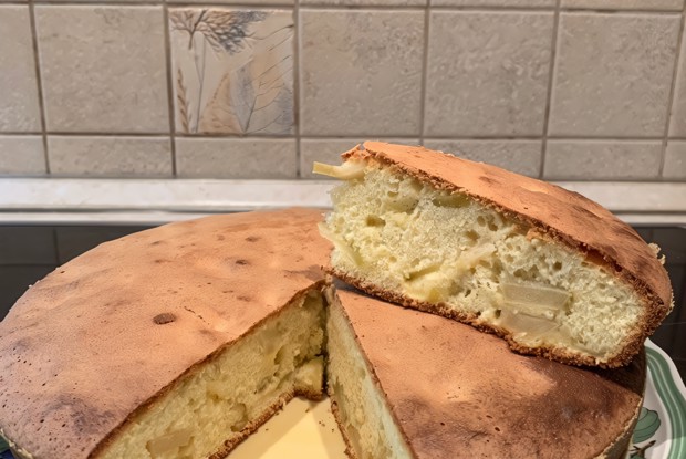 Быстрая яблочная шарлотка