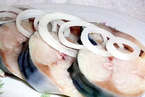 Быстрая скумбрия пряного посола