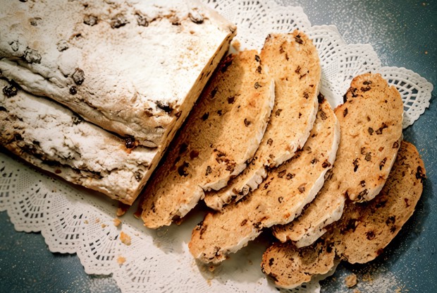 Быстрый хлеб с инжиром и фундуком