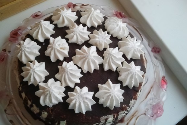 Быстрый ореховый торт с воздушным кремом