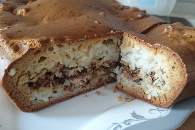 Быстрый пирог с рыбными консервами