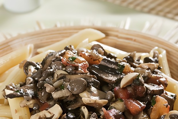 Быстрое грибное рагу в сливочном соусе с тимьяном